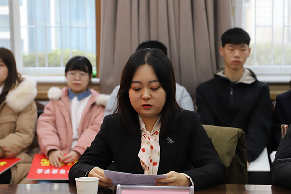 获奖学生代表动医国产在线
王卓发言.jpg