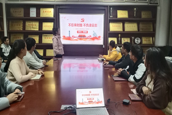 83335e8c6f8c465e82cf01408101e412.jpg 蔡瑛婕同志讲述空军历史(1).jpg