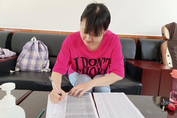 b67474d5e30f4fa1ae6f309891f73b62.jpg 进行疫苗信息统计.jpg