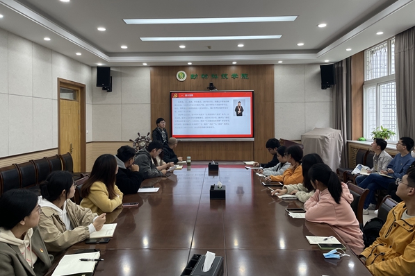 a299212f11e34773bec9c4acaa7b924d.jpg 学习代表先进事迹.jpg