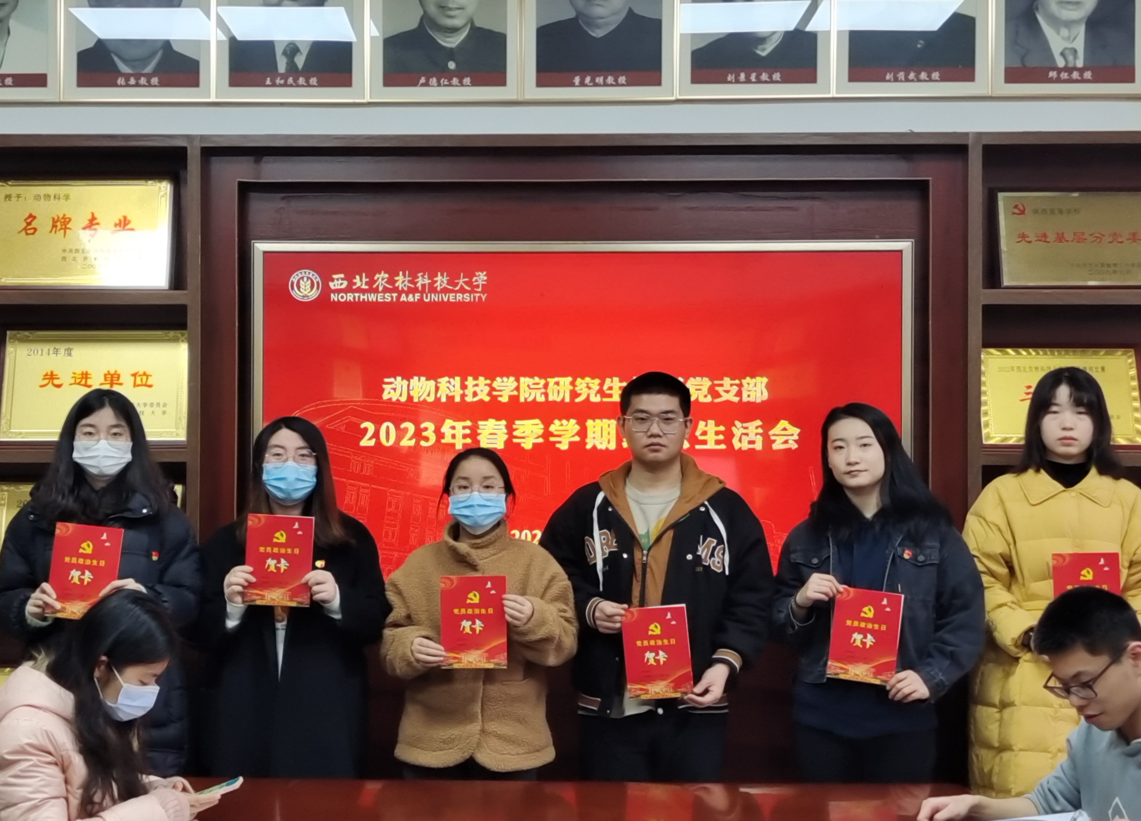 39b46188c92f4c82af500d810adde92f.jpg 39b46188c92f4c82af500d810adde92f.jpg