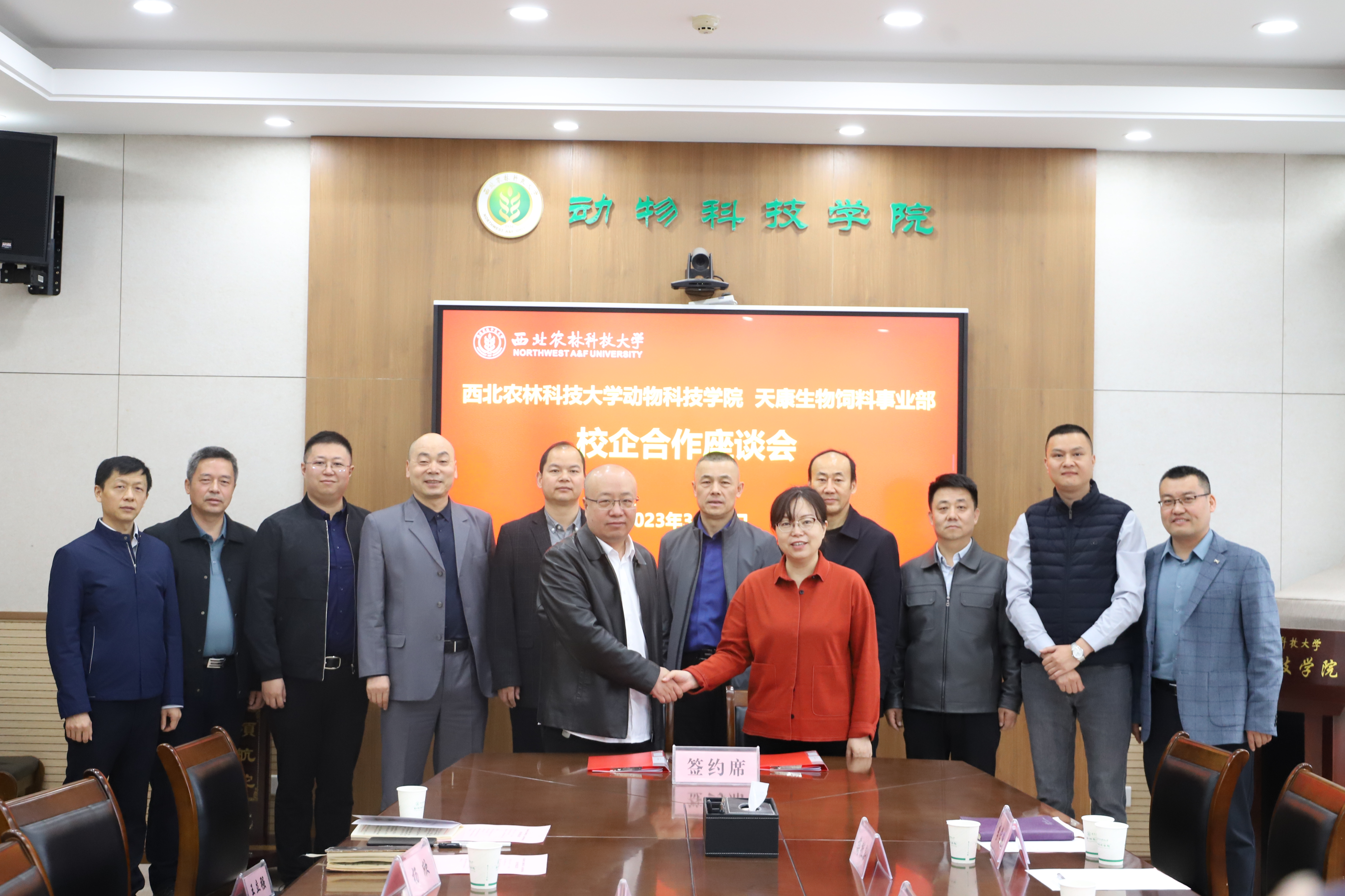 6e985bd2f43c465bb0844fe17a08417c.jpg 6e985bd2f43c465bb0844fe17a08417c.jpg